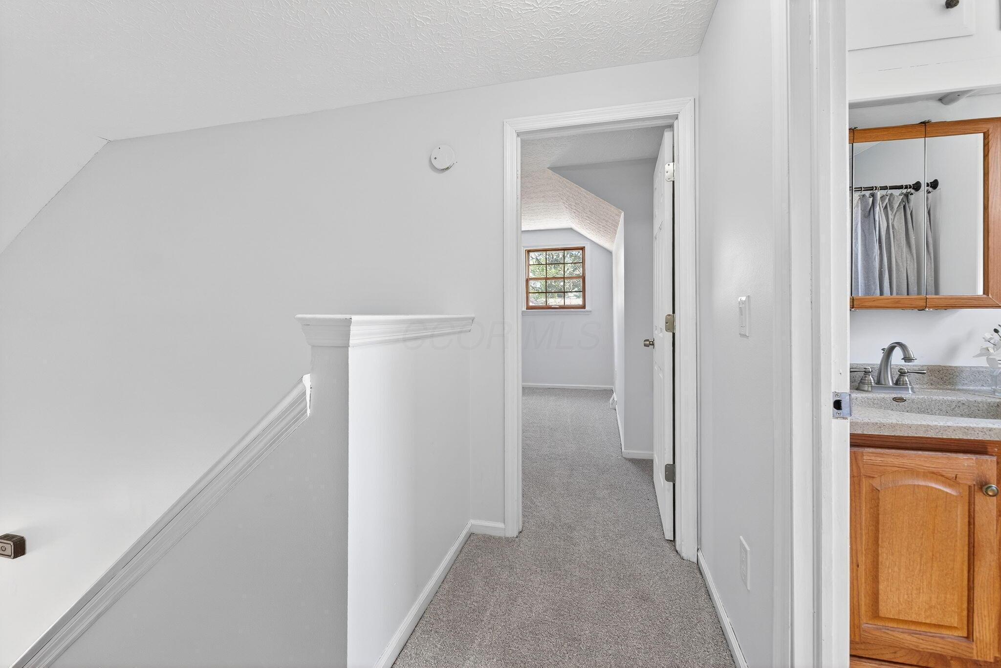 4985 Dellen Road Groveport, OH 43125 - Photo 31 of 60 4985 Dellen Rd (Interior)-32