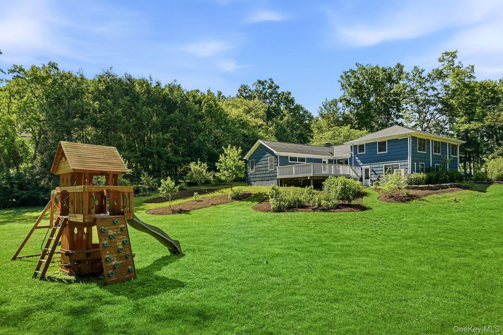 119 Mustato Road Katonah, NY 10536 - Photo 23 of 31 Amazing yard with lush lawns