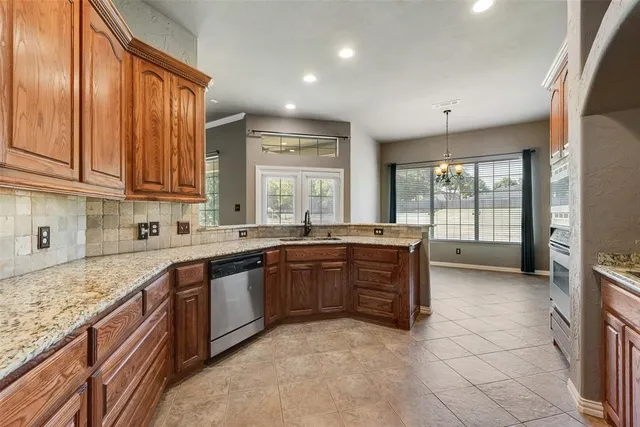 $644,999 | 132 Silver Rose Boulevard, Burleson, TX 76028