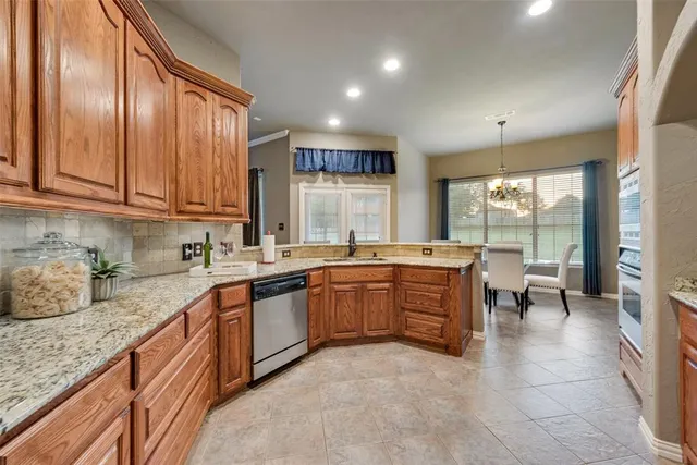 $695,000 | 132 Silver Rose Boulevard, Burleson, TX 76028