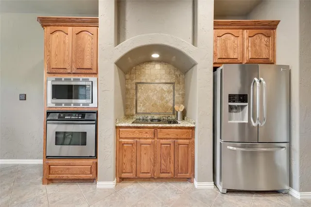 $695,000 | 132 Silver Rose Boulevard, Burleson, TX 76028