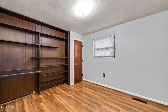 $259,900 | 520 Kallen Drive, Kingsport, TN 37660