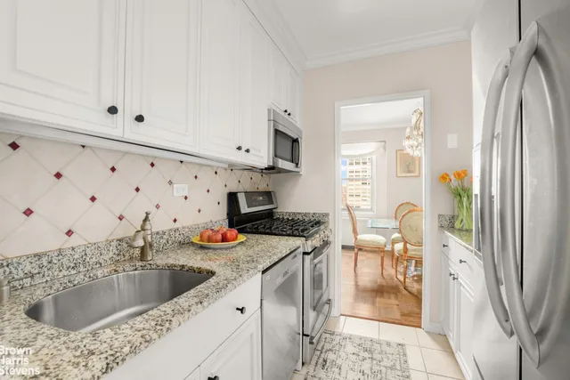 $1,475,000 | 400 East 56th Street, Unit 26L | Sutton Place