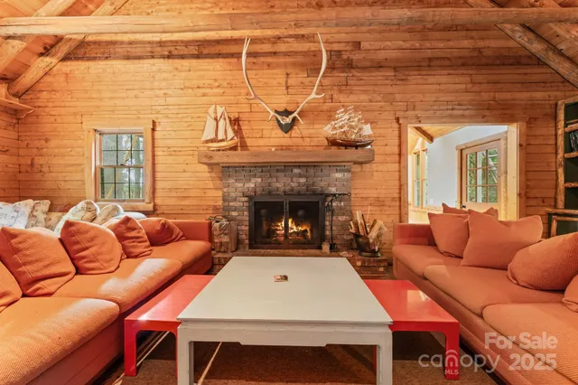 $750,000 | 70 Wisteria Lane, Highlands, NC 28741