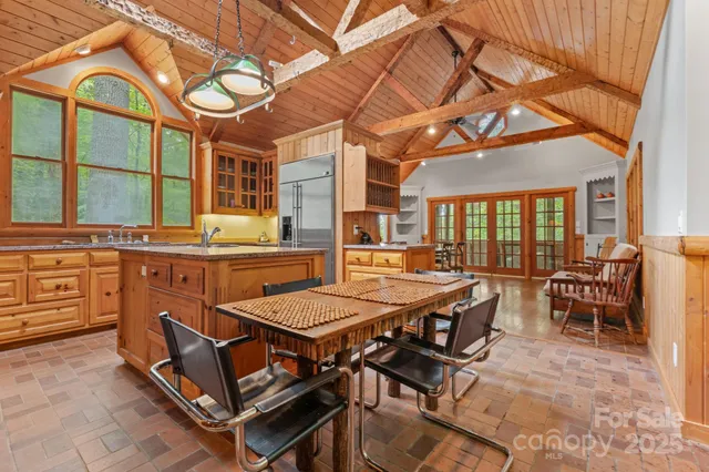 $750,000 | 70 Wisteria Lane, Highlands, NC 28741