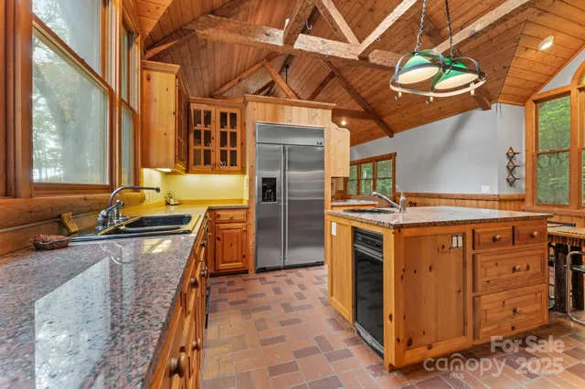 $750,000 | 70 Wisteria Lane, Highlands, NC 28741