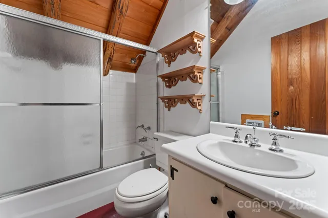 $750,000 | 70 Wisteria Lane, Highlands, NC 28741