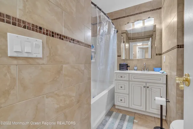 a view of a workspace with furniture