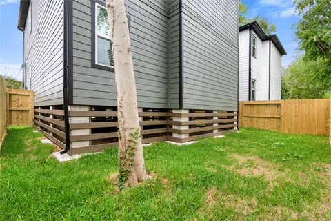 $525,000 | 1321 East 35th Street, Houston, TX 77022