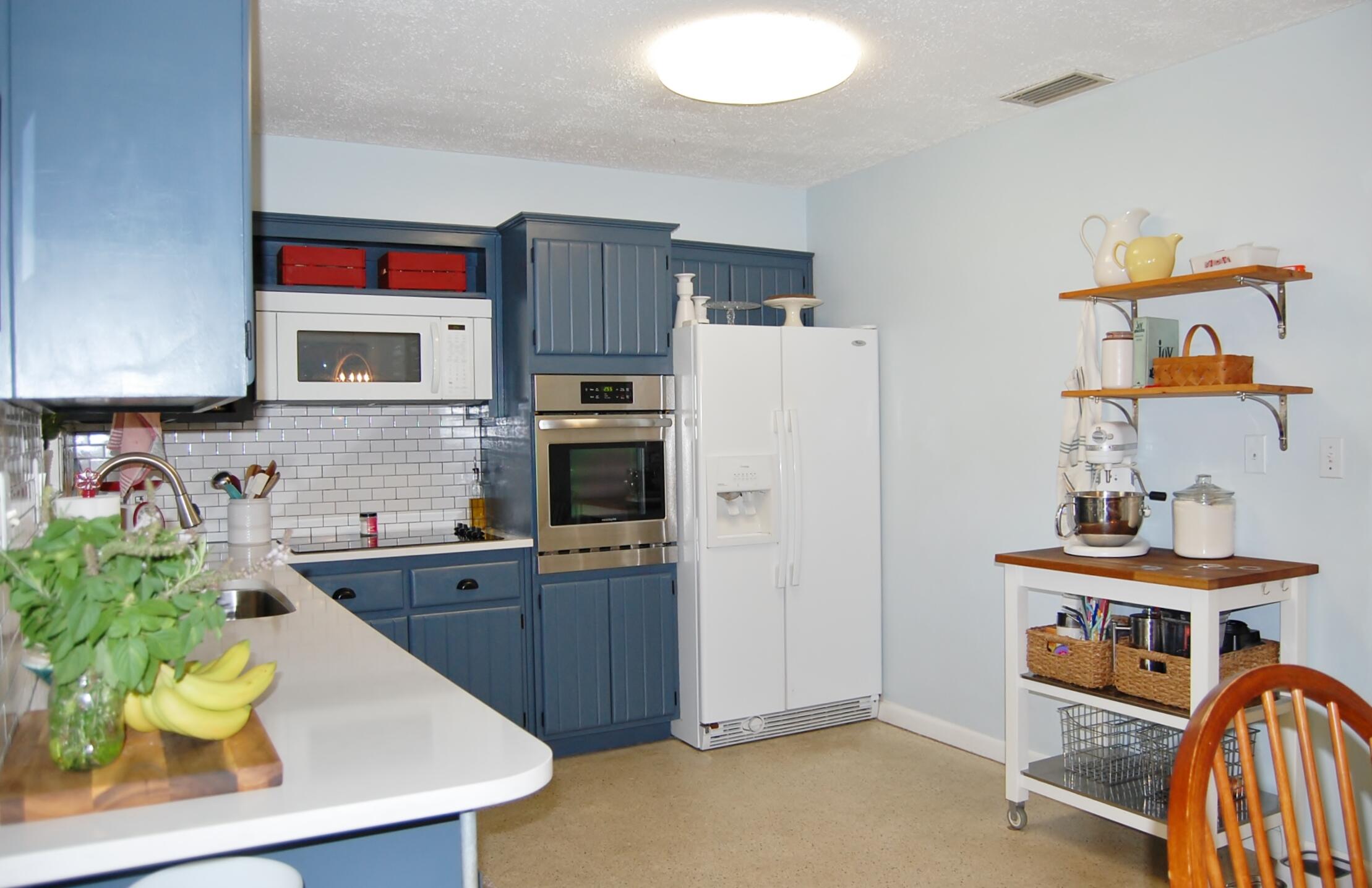 26 Ridgewood Circle Tequesta, FL 33469 - Photo 4 of 24 Kitchen
