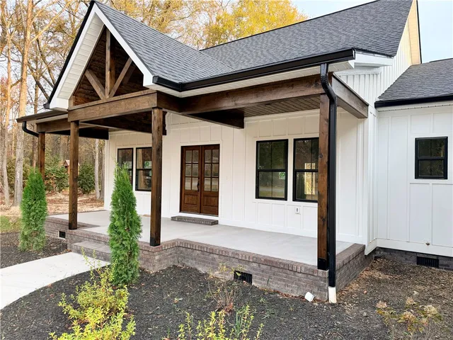 $464,999 | 406 Edgewood Drive, Belton, SC 29627