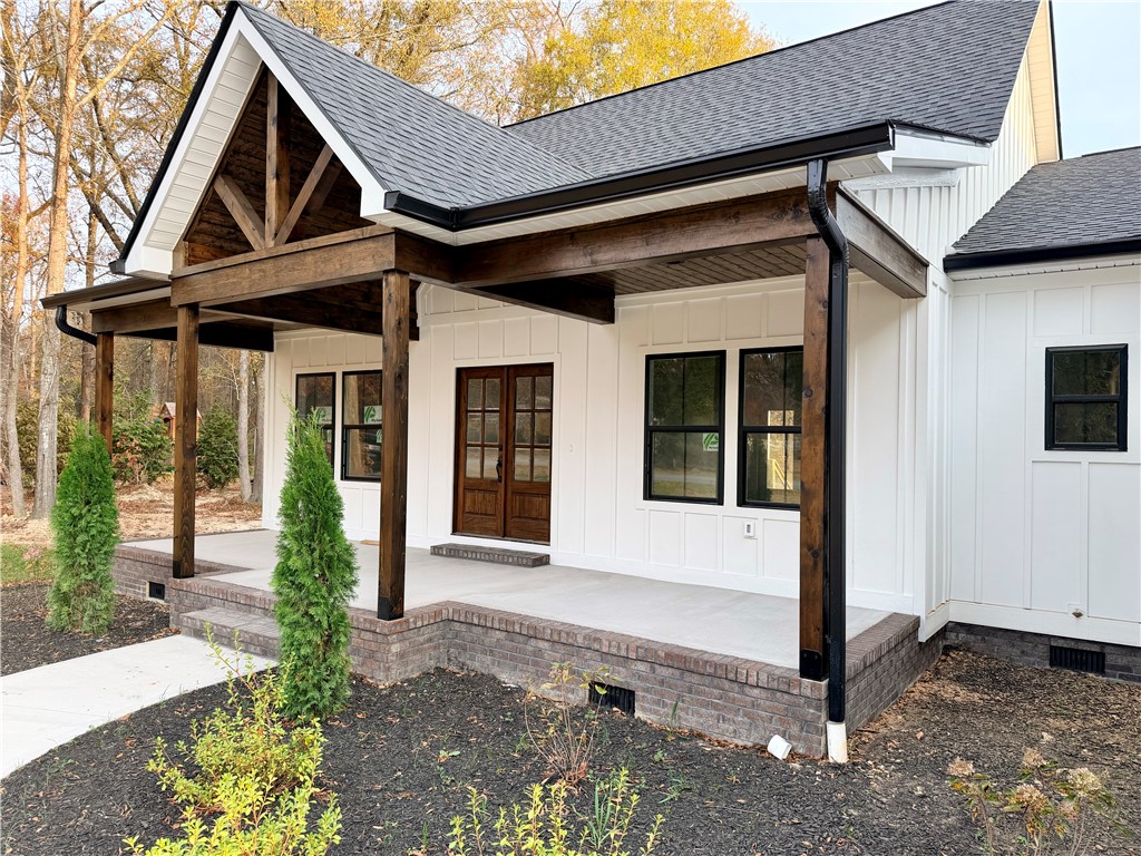 406 Edgewood Drive Belton, SC 29627 - Photo 3 of 27