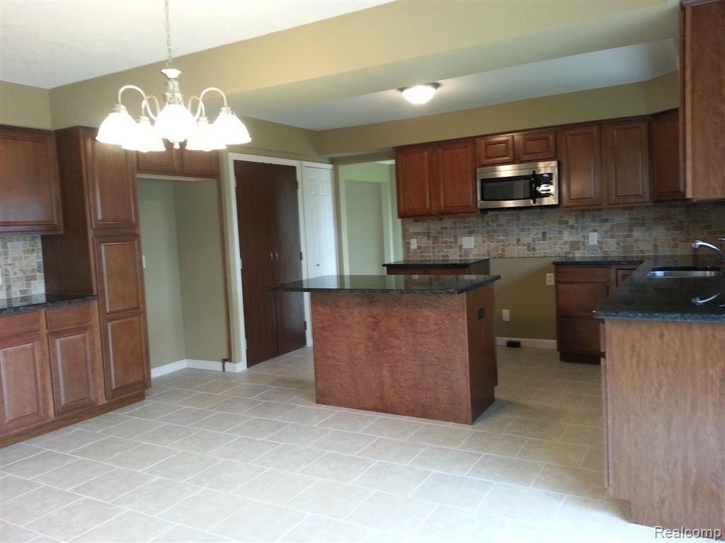3405 Elmcrest Road Sterling Heights, MI 48310 - Photo 9 of 23 2013-04-30 11.01.21.jpg