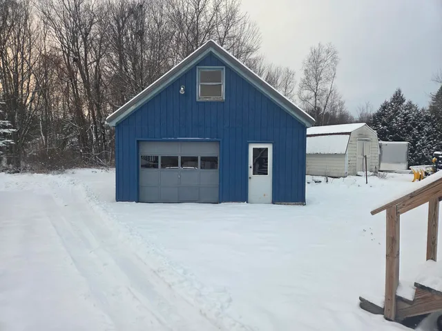 $94,900 | 92 Bates Street, Millinocket, ME 04462