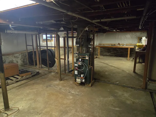 $94,900 | 92 Bates Street, Millinocket, ME 04462