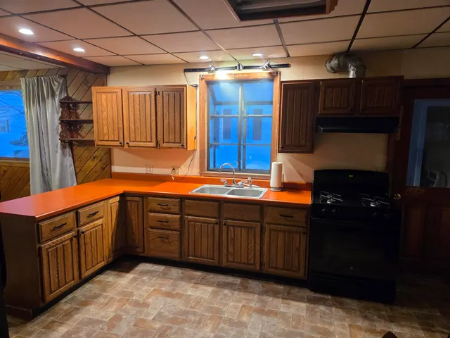 $94,900 | 92 Bates Street, Millinocket, ME 04462