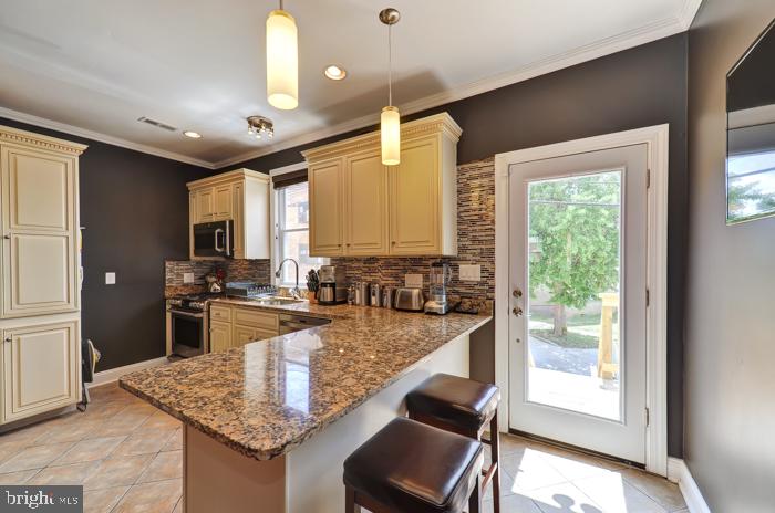 514 Park Road Northwest Washington, DC 20010 - Photo 17 of 57