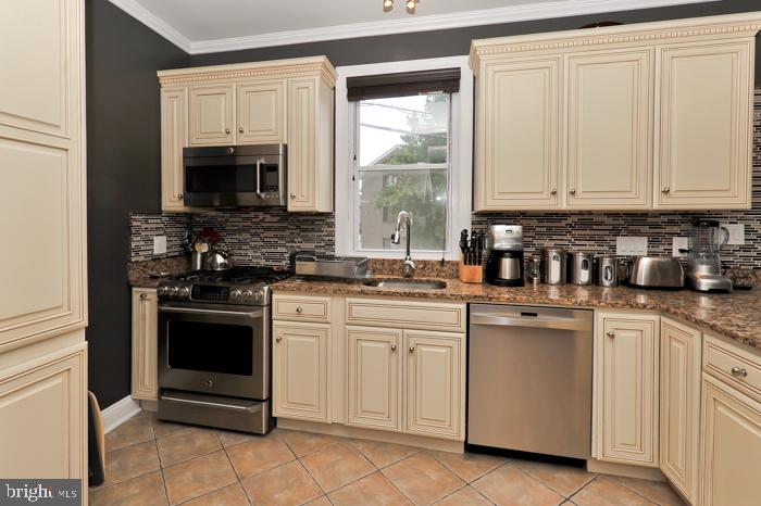 514 Park Road Northwest Washington, DC 20010 - Photo 23 of 57