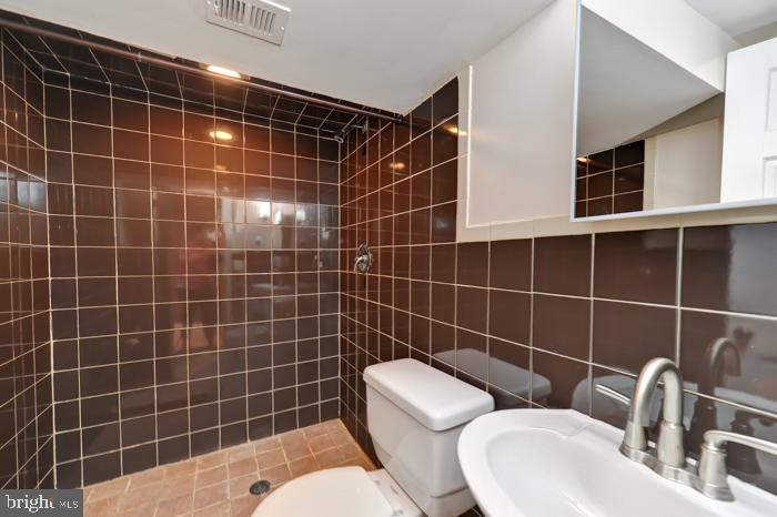 514 Park Road Northwest Washington, DC 20010 - Photo 51 of 57