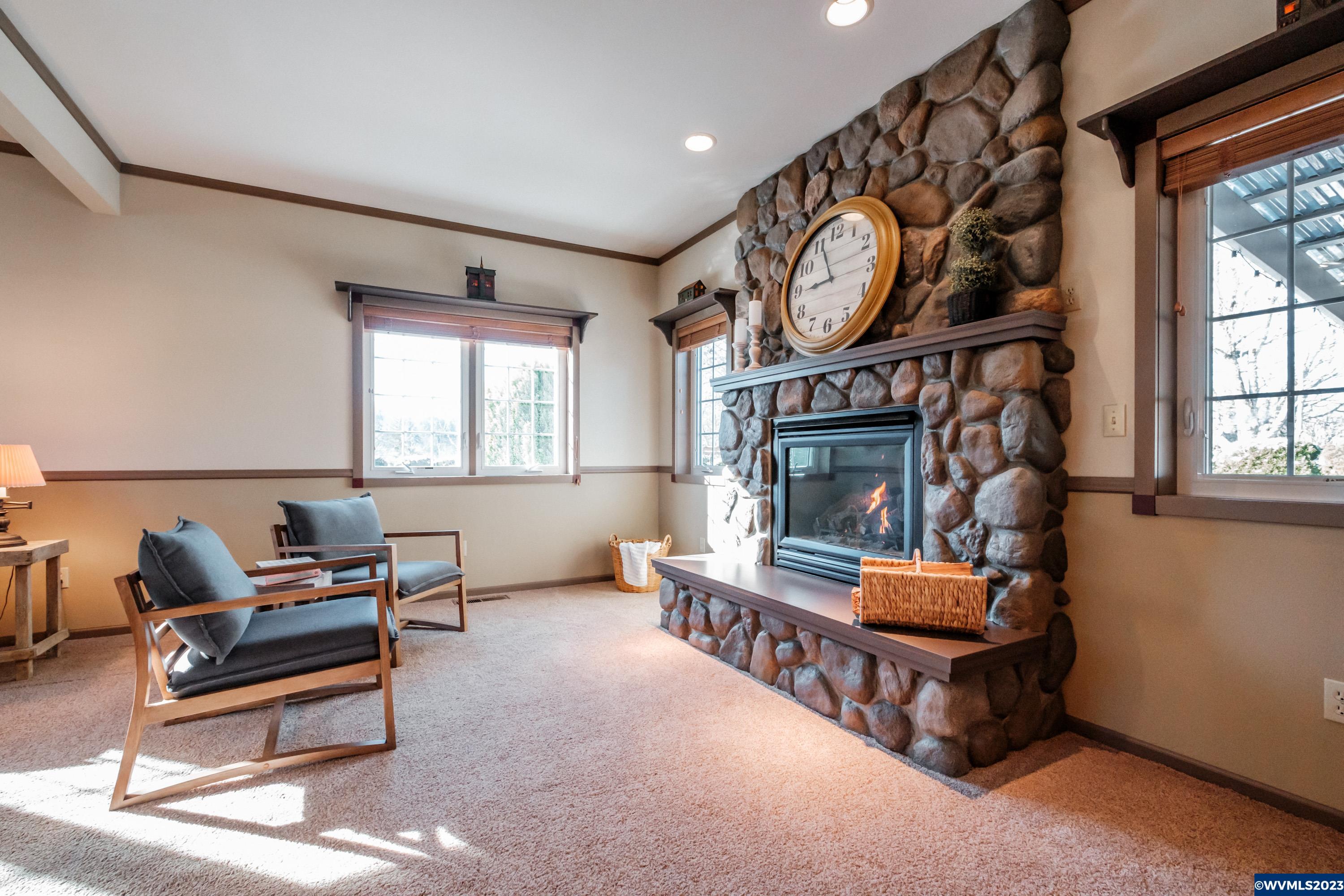 1675 Southwest Filbert Lane Dallas, OR 97338 - Photo 7 of 42 Gallery Image 7