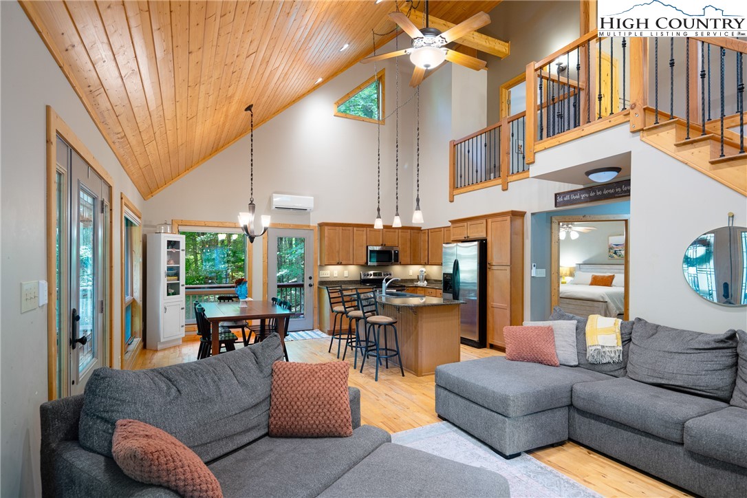 481 Silverleaf Road Zionville, NC 28698 - Photo 5 of 35