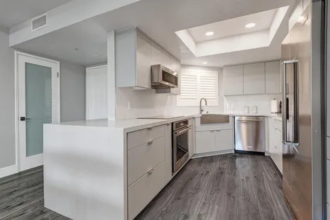 $345,000 | 255 South Avenida Caballeros, Unit 320, Palm Springs, CA 92262