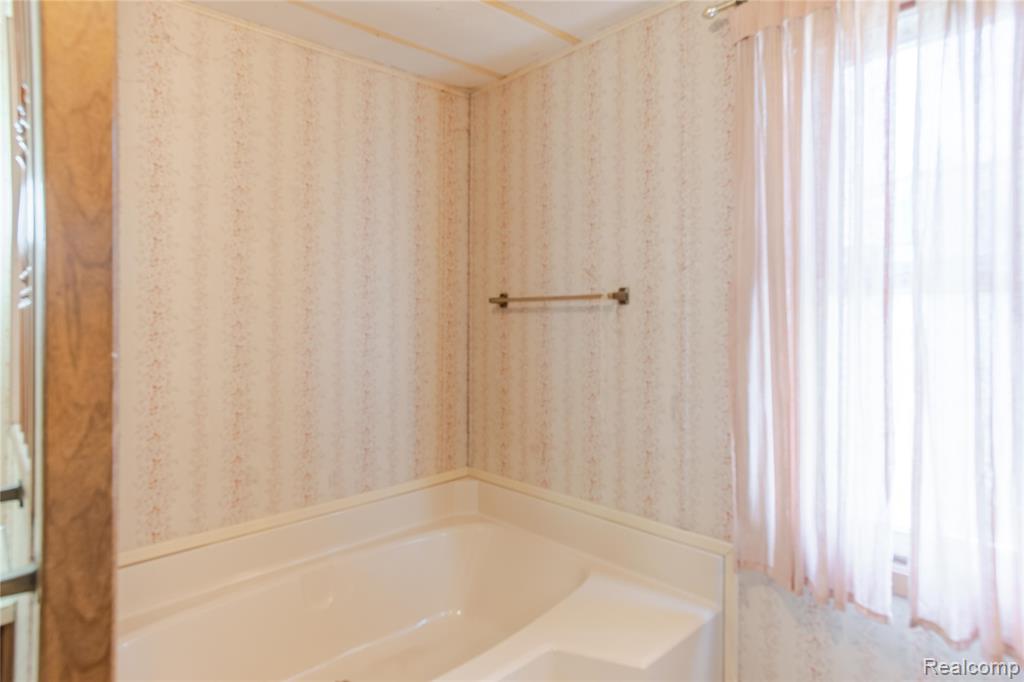 6655 Jackson Road, Unit 126 Ann Arbor, MI 48103 - Photo 15 of 36