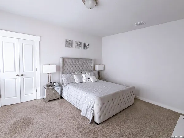 $2,400 | 3834 Glenloch Way, Converse, TX 78109