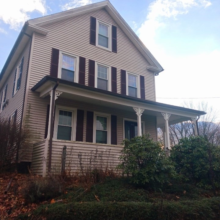 10 Aldrich Street Webster, MA 01570 - Photo 3 of 17