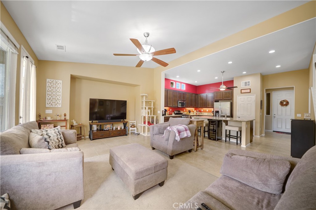 34063 Corktree Road Lake Elsinore, CA 92532 - Photo 7 of 27