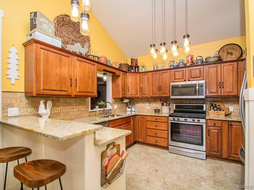 42856 Willis Road Belleville, MI 48111 - Photo 30 of 53 029_8.jpg
