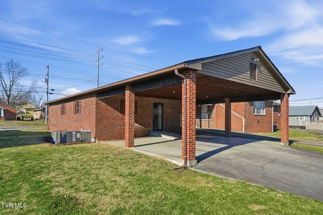 $274,500 | 1512 East Fairview Avenue, Johnson City, TN 37601