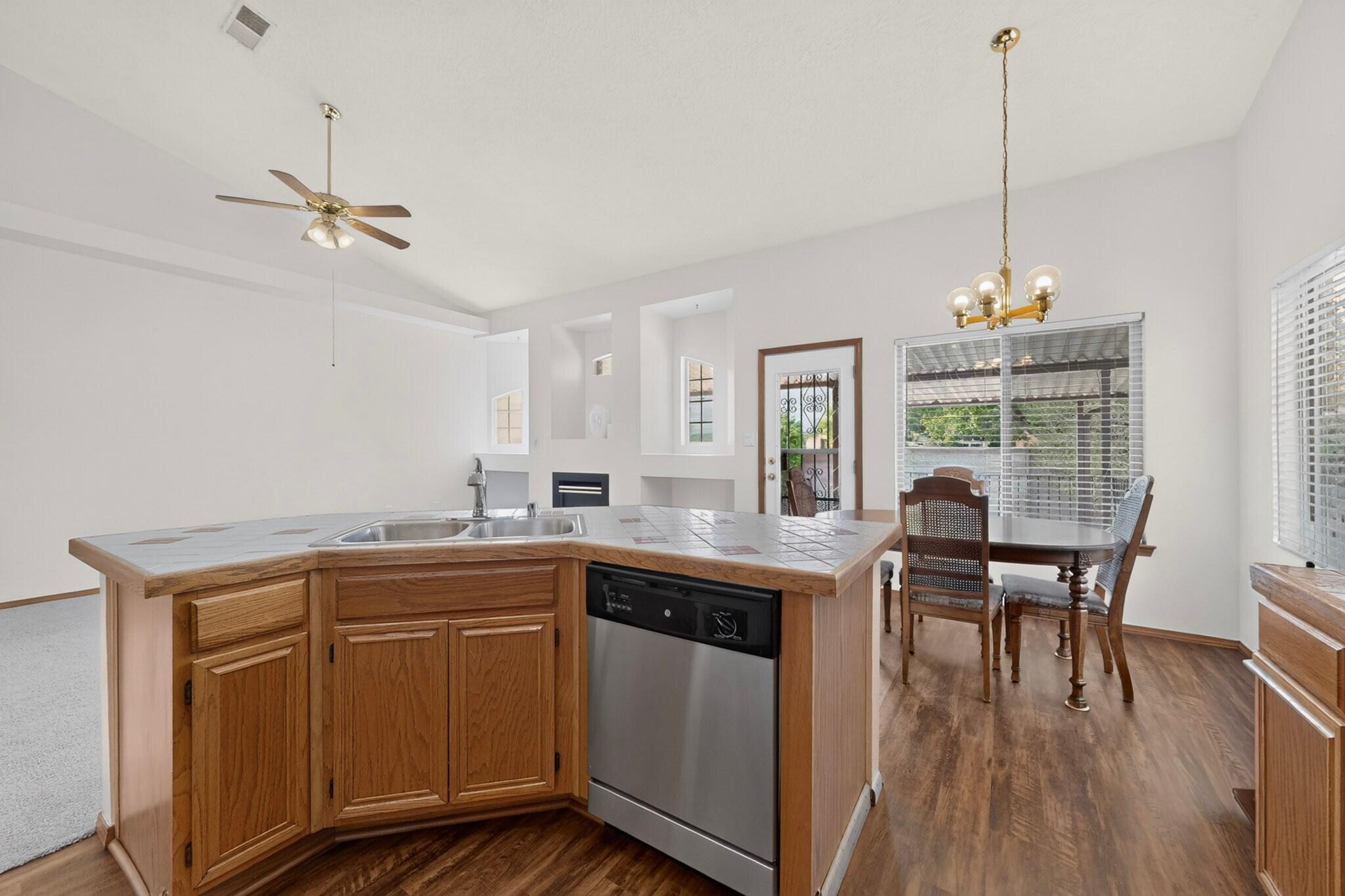 7204 Sol Poniente Road Northwest Albuquerque, NM 87120 - Photo 14 of 27 Gallery Image 14
