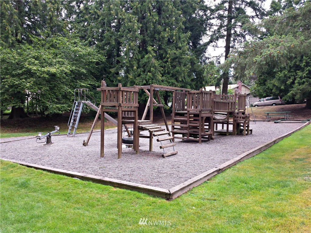 17615 Brook Boulevard Bothell, WA 98012 - Photo 21 of 23