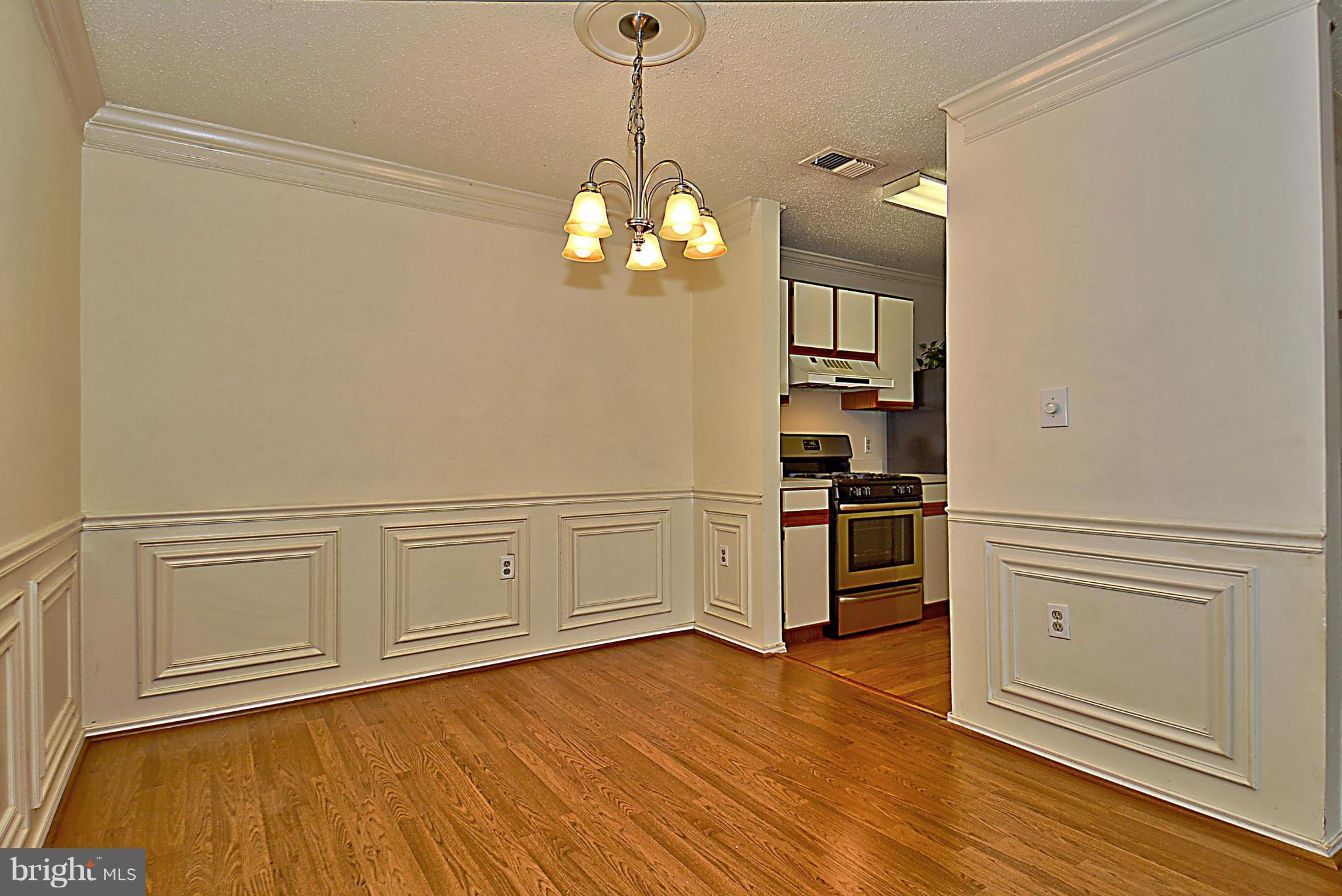 20952 Timber Ridge Terrace, Unit 203 Ashburn, VA 20147 - Photo 6 of 19 Dining Room