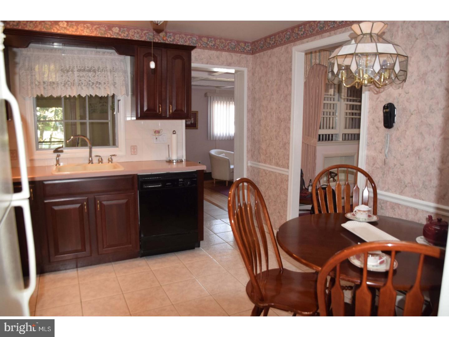 1621 Alba Road Willow Grove, PA 19090 - Photo 3 of 25 Kitchen