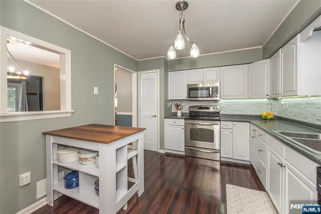 $400,000 | 2404 Tudor Court, Hillsborough, NJ 08844