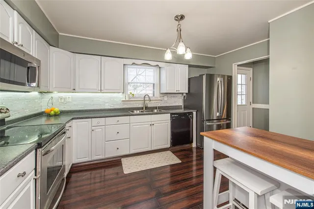 $400,000 | 2404 Tudor Court, Hillsborough, NJ 08844