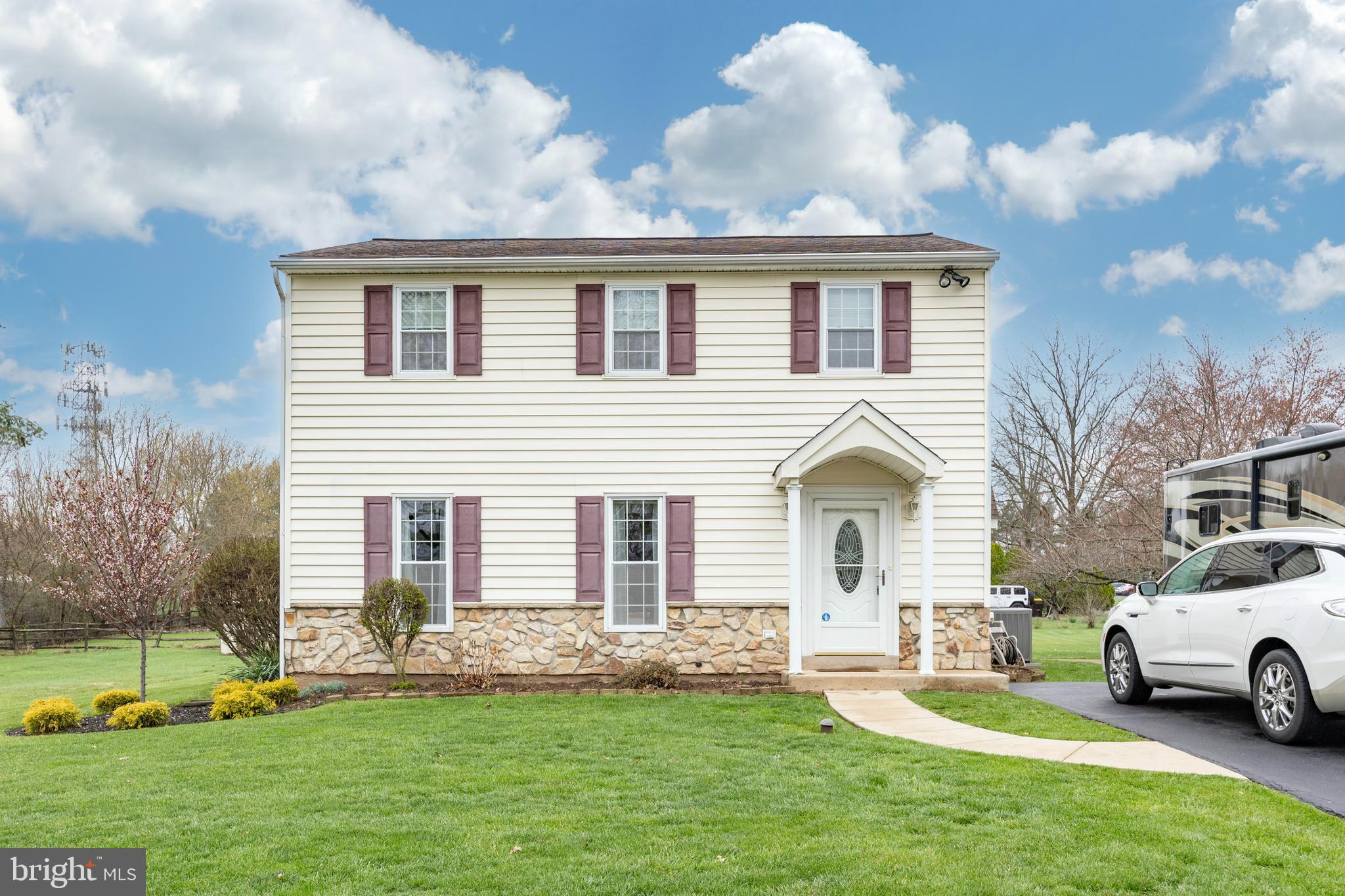 1070 Snyder Road Lansdale, PA 19446 - Photo 2 of 39