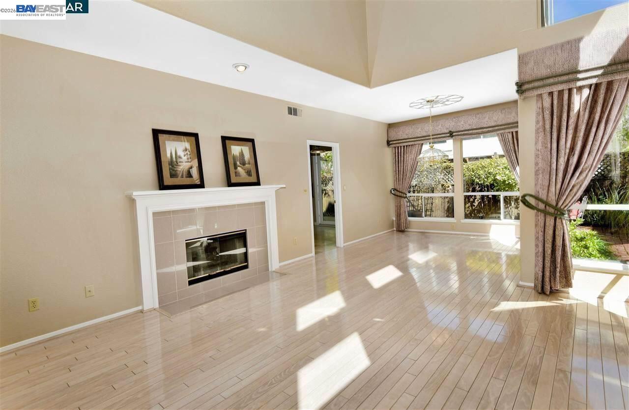 331 Jade Court San Ramon, CA 94582 - Photo 2 of 11 Gallery Image 2
