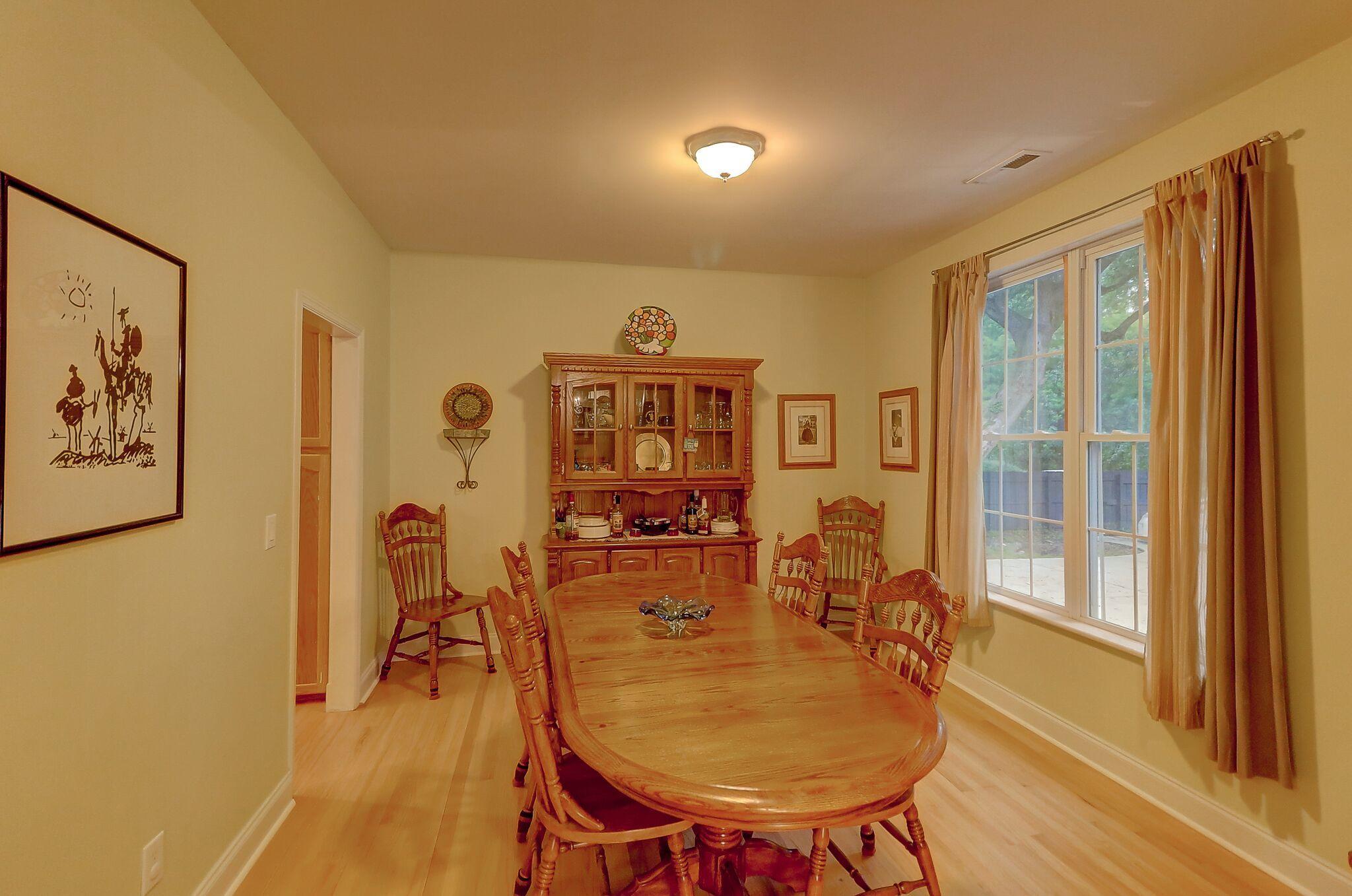 1858 Bluebird Road Johns Island, SC 29455 - Photo 5 of 39 Dining room2