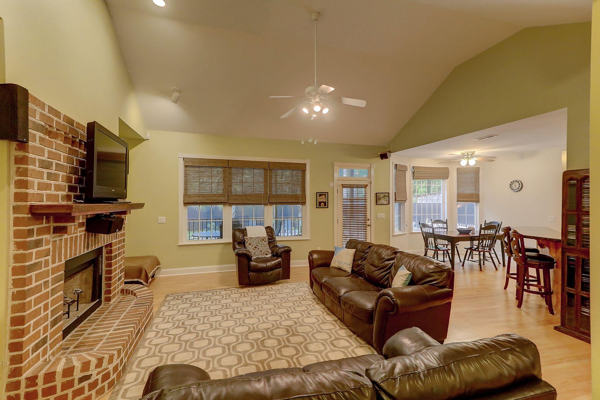 1858 Bluebird Road Johns Island, SC 29455 - Photo 9 of 39 Living room3