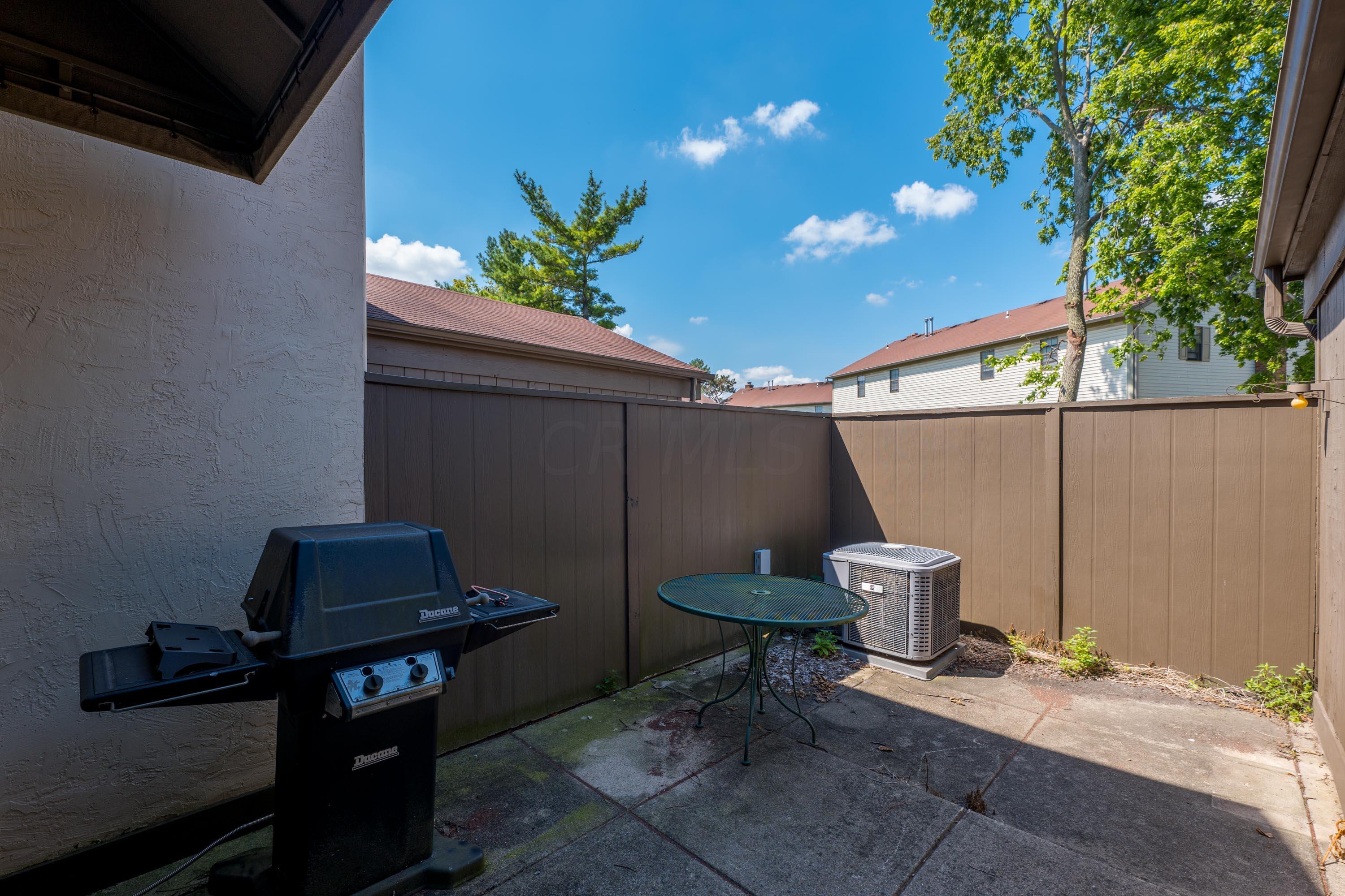 5275 Timberline Road, Unit 147 Columbus, OH 43220 - Photo 36 of 41 Patio