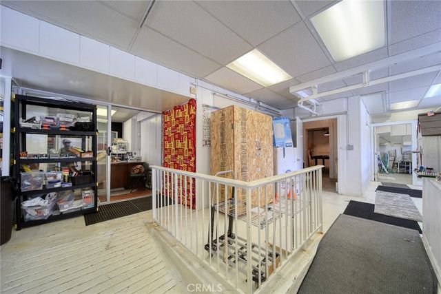 a view of entryway with a front door