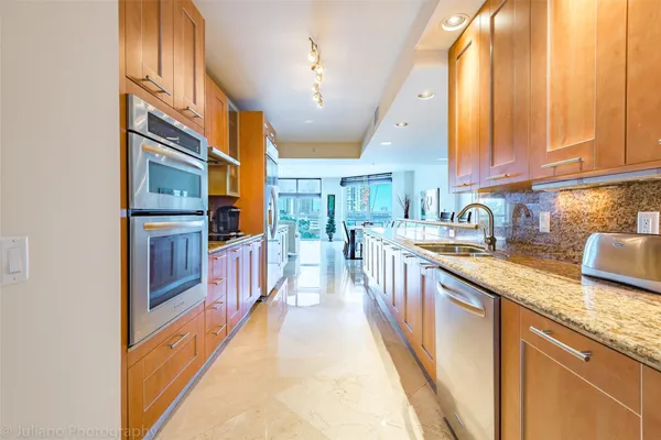 $10,500 | 801 Briny Avenue, Unit 704, Pompano Beach, FL 33062
