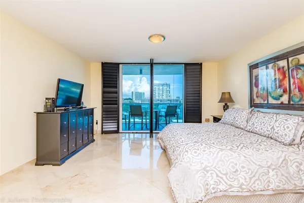 $10,500 | 801 Briny Avenue, Unit 704, Pompano Beach, FL 33062