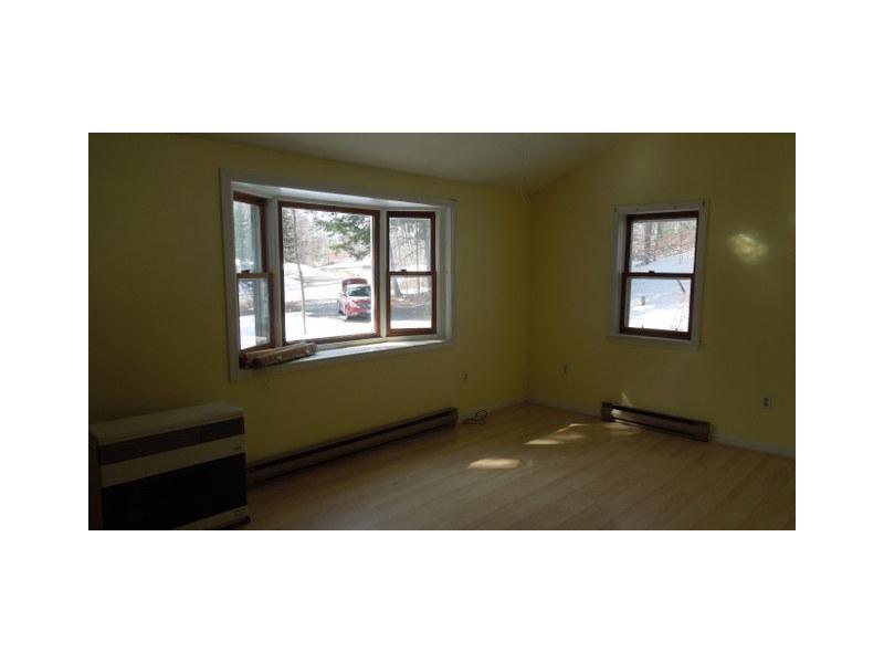 206 Beaver Hill Road Sanford, ME 04083 - Photo 5 of 11 Living Room.