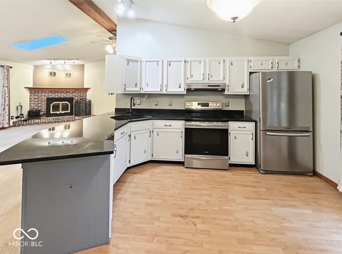 1492 Ranch Trail Martinsville, IN 46151 - Photo 10 of 63