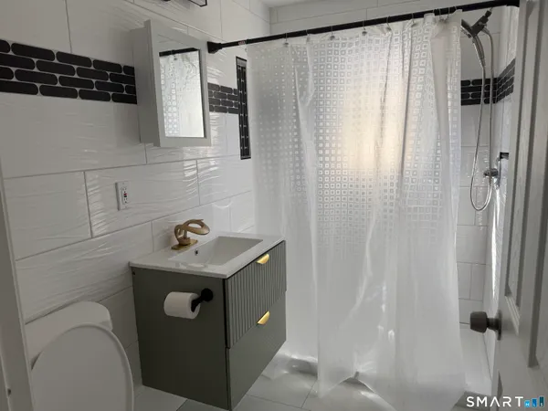 $3,000 | 29 Bouley Avenue, Waterbury, CT 06705