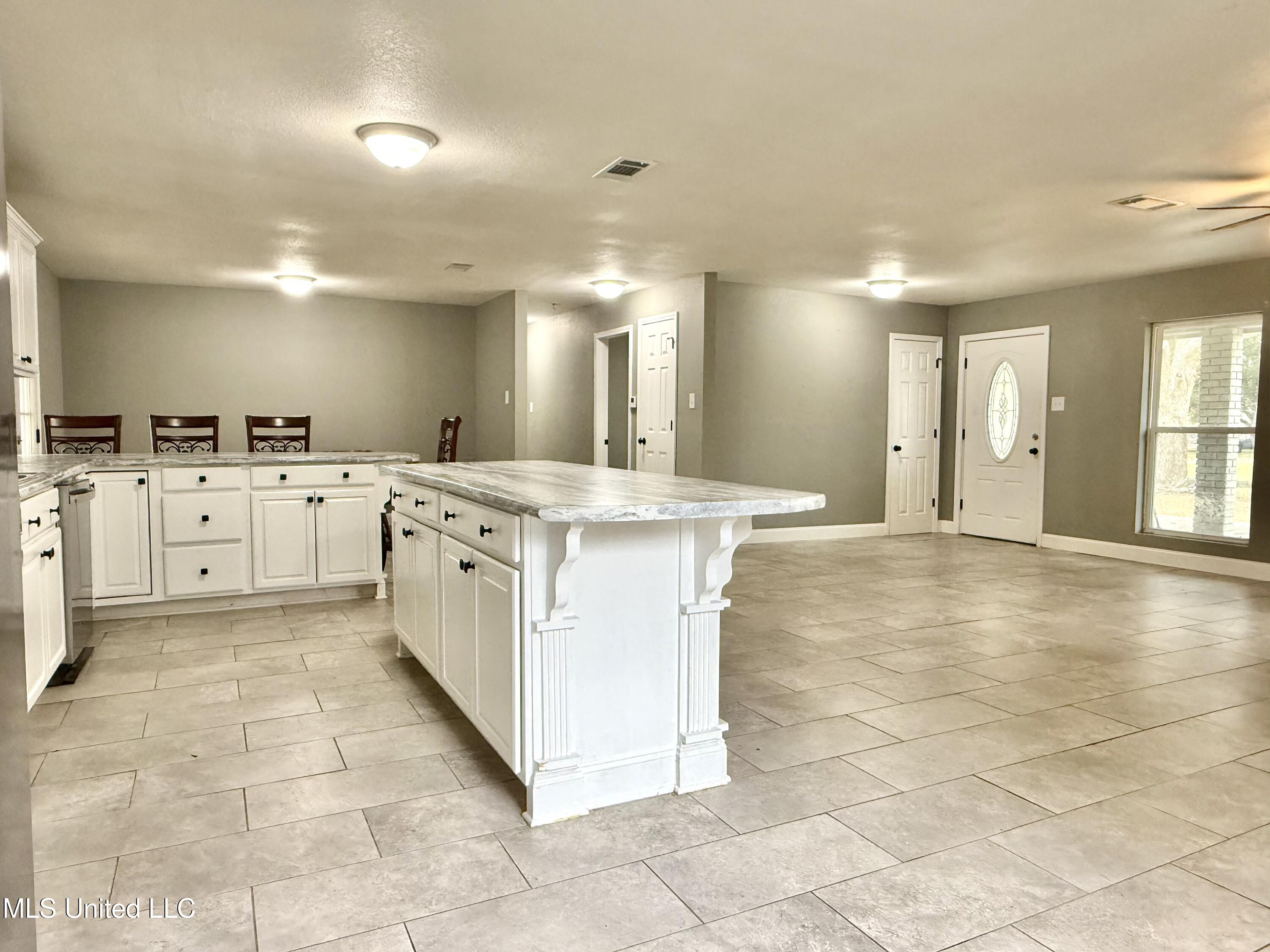 10312 Kevin Drive Moss Point, MS 39562 - Photo 8 of 19 Kitchen